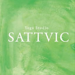 ヨガの神さまlisa sattvic